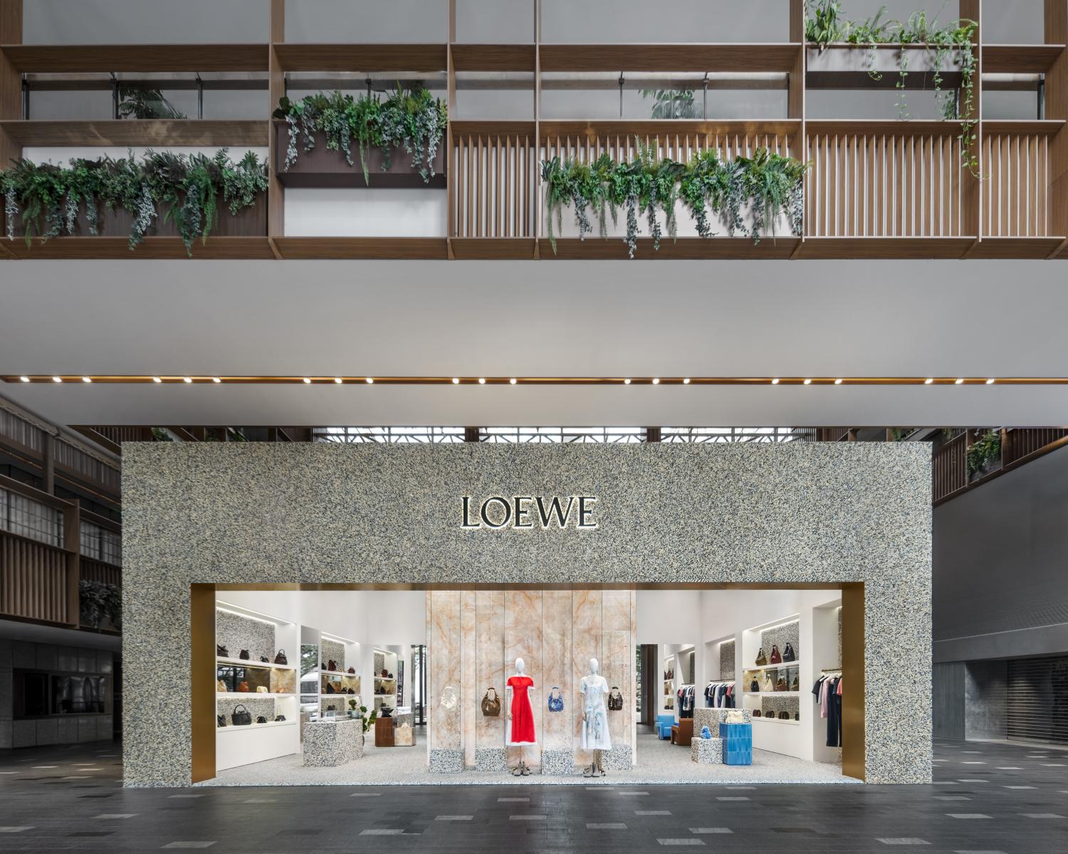 loewe罗意威在上海新天地开设限时快闪店 | concall